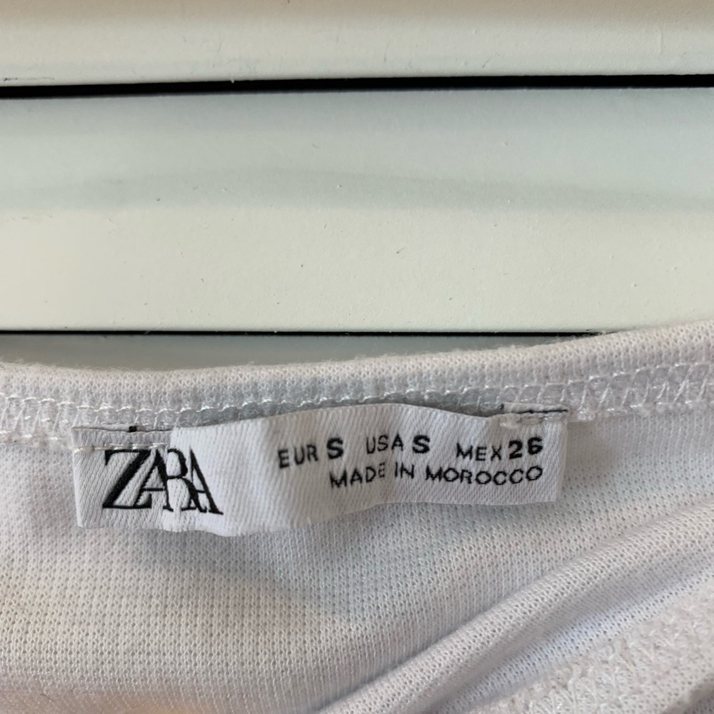 Zara Crop - Picture 2 of 2
